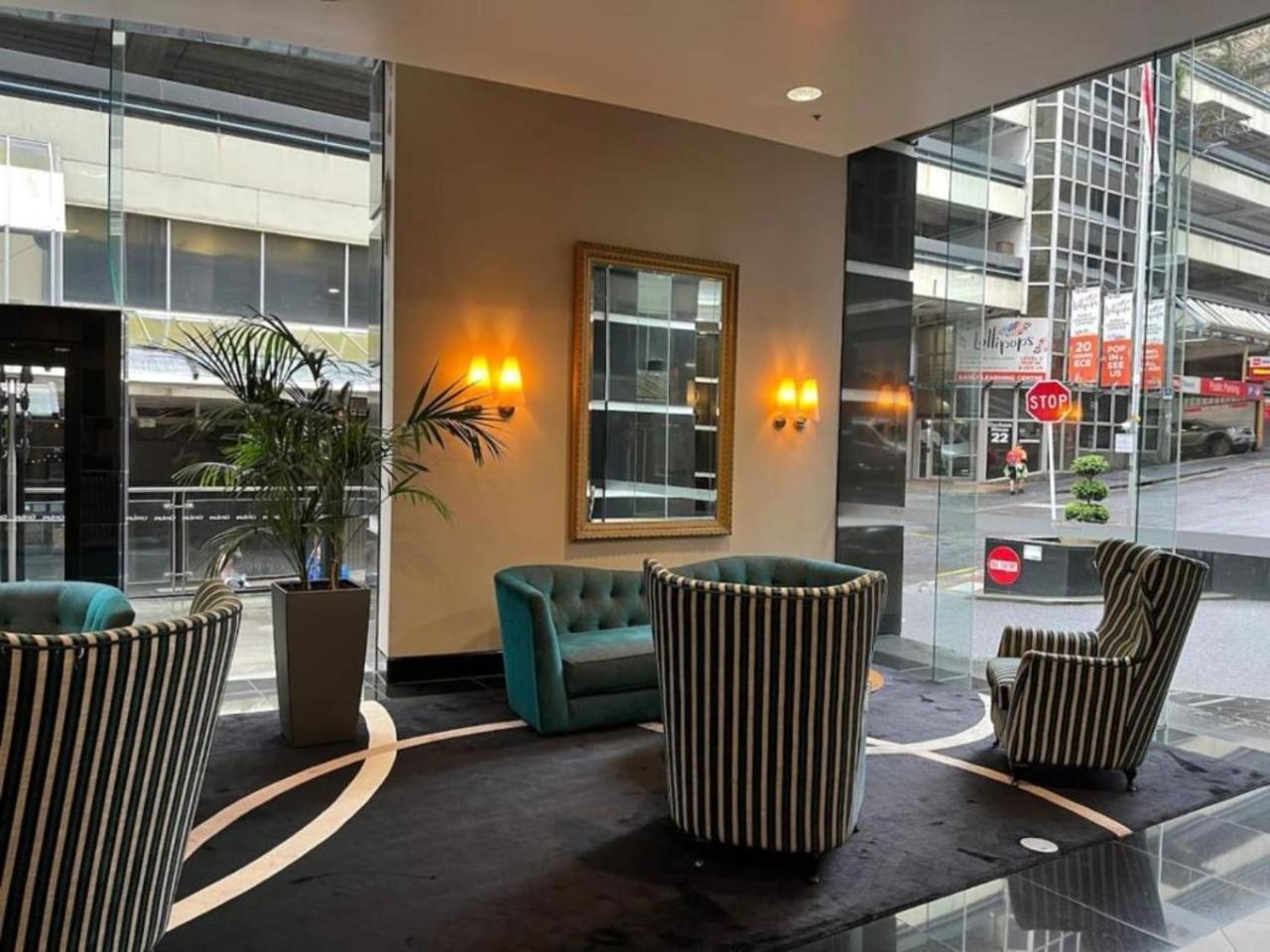A City Stay Holiday On Queen Street Auckland Exterior photo