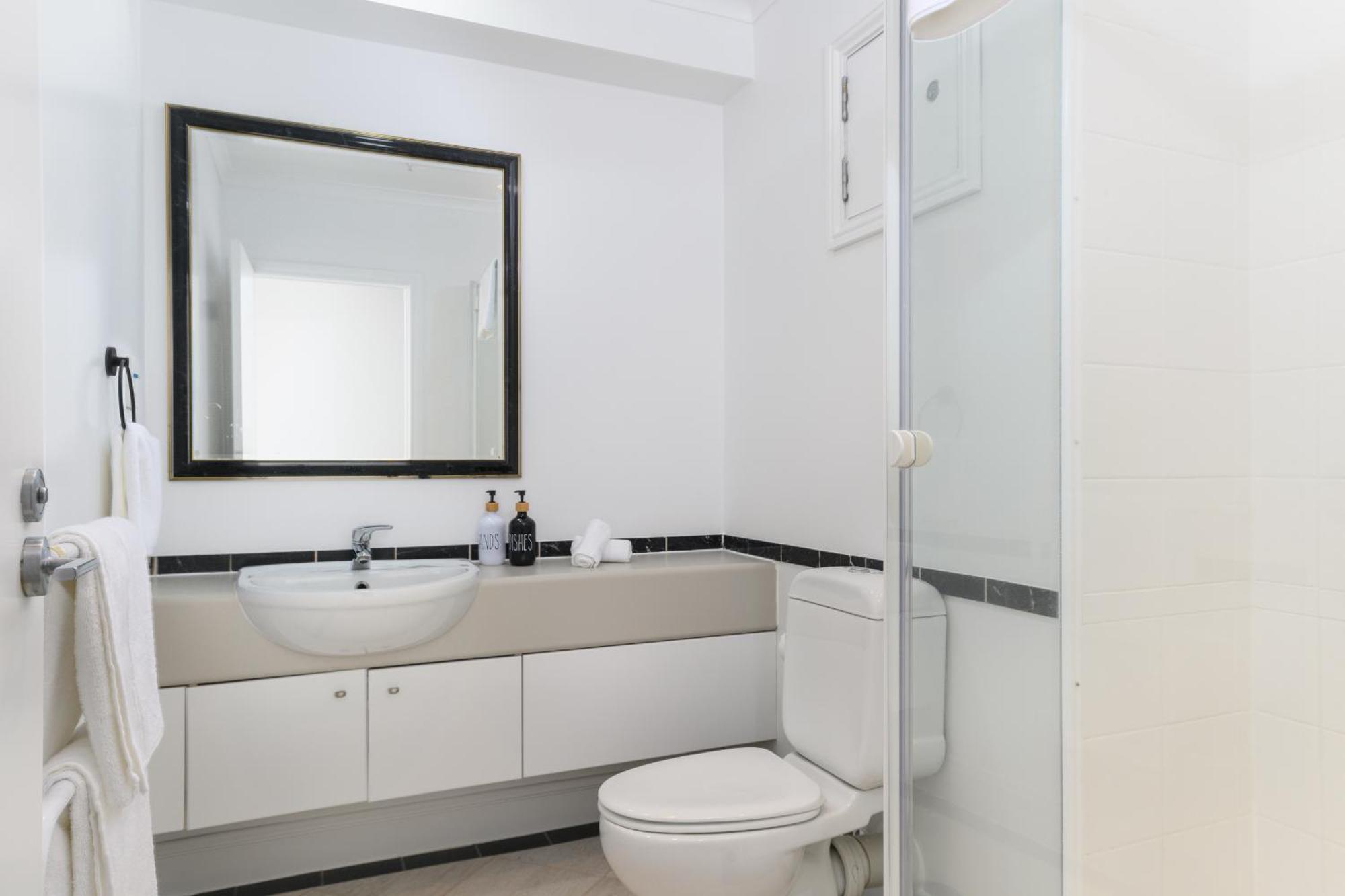 A City Stay Holiday On Queen Street Auckland Exterior photo